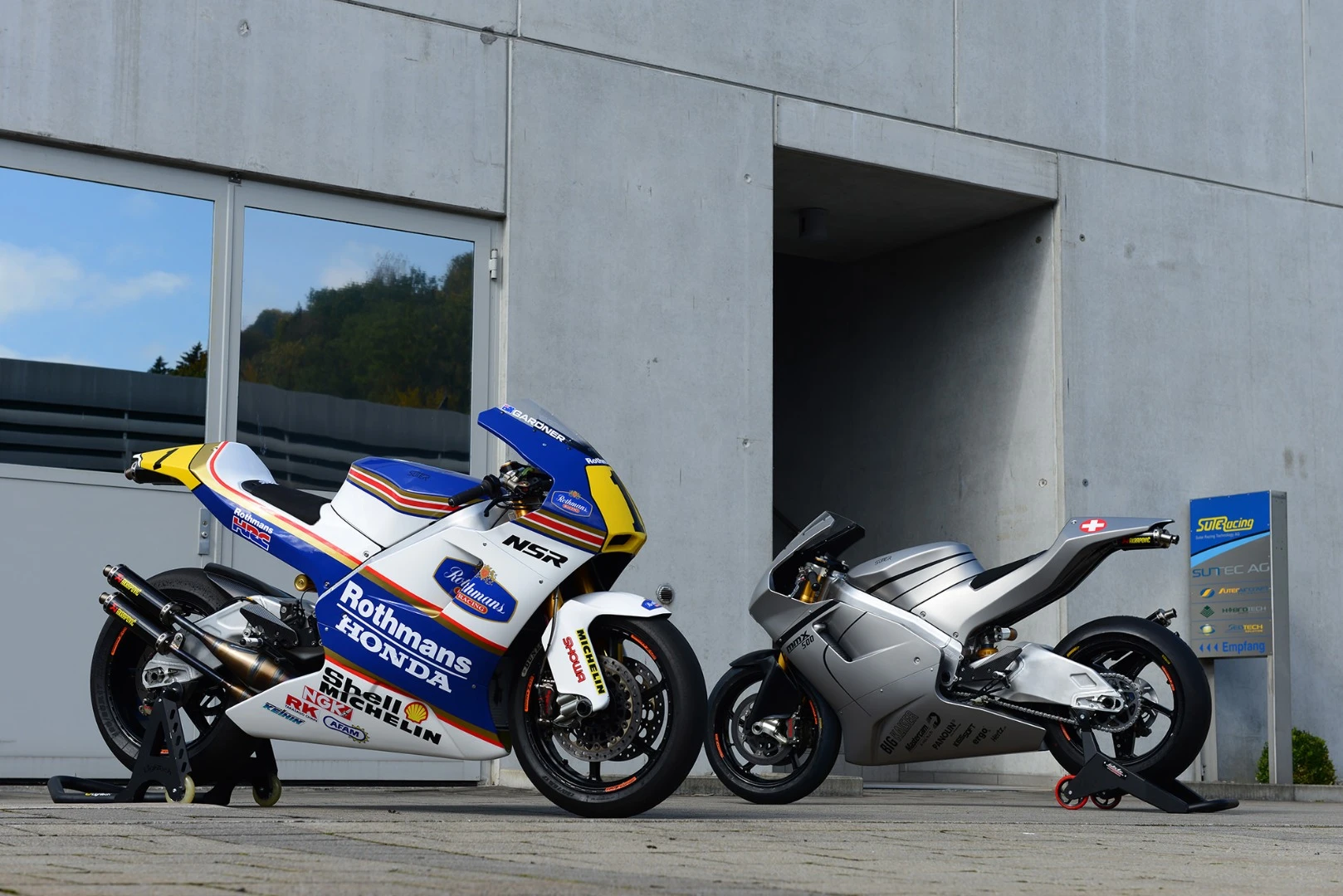 The Suter MMX 500 in Wayne Gardner's Rothmans Honda livery is simply stunning