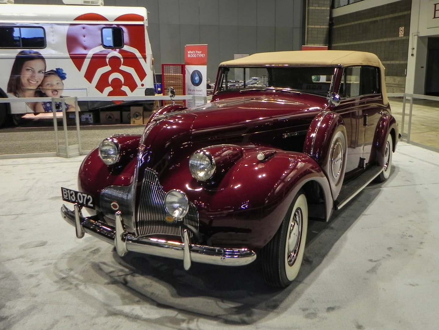 Tucked in a corner of CAS2018 is this beautiful 1939 Buick, which shows the evolution from the '30s to the round-nosed '50s in grille work and design