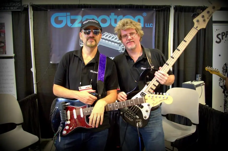 The Gizmotron 2.0 for electric guitar has six keys, while the bass version has five