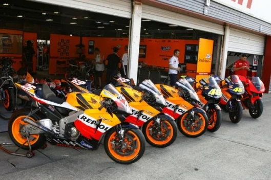 A gaggle of the 5 cylinder machines