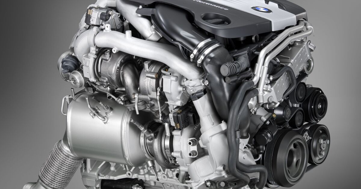 BMW's amazing new 381 bhp 740 Nm 45 mpg triple turbo diesel (and four ...