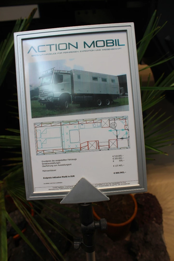 Details of the Action Mobil Atacama 7200
