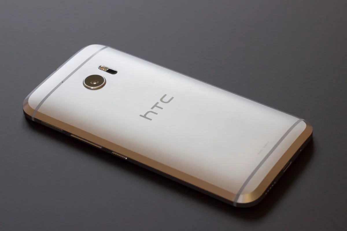 We review the HTC 10, which may well be the Best Smartphone of 2016