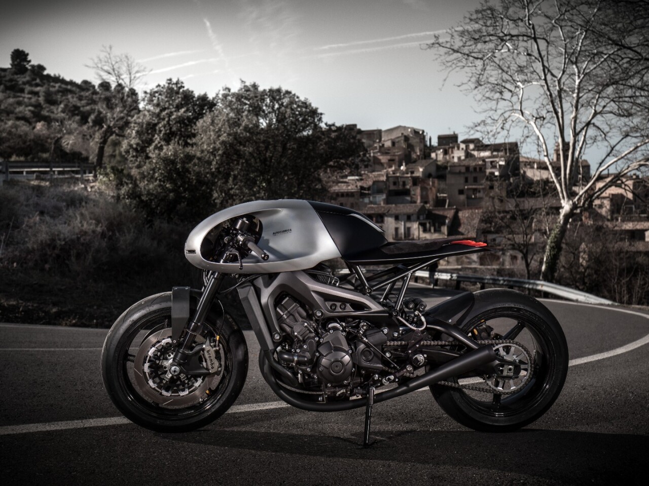Auto Fabrica's Type 11: makes a very sexy retro-futuristic shape out of the XSR900 platform