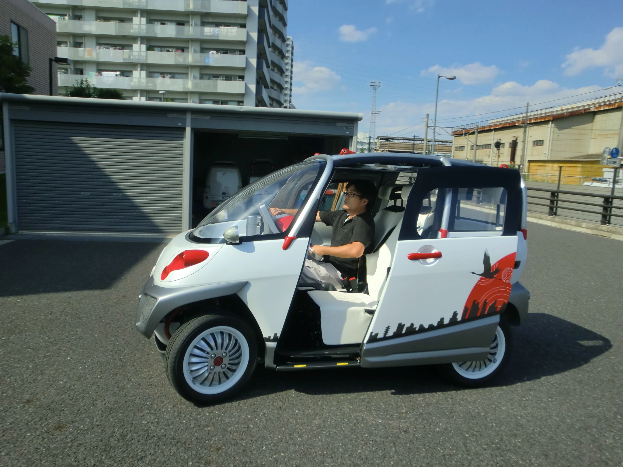 The Concept One has large sliding doors (Photo: Stephen Clemenger/Gizmag.com)