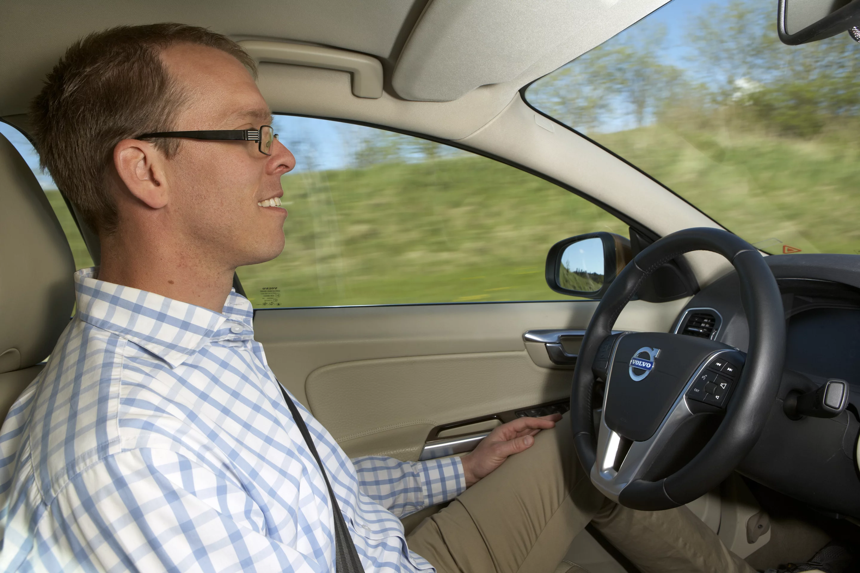 Andreas Ekenberg, Function Developer Autonomous Driving Support, behind the wheel of the Volvo test car