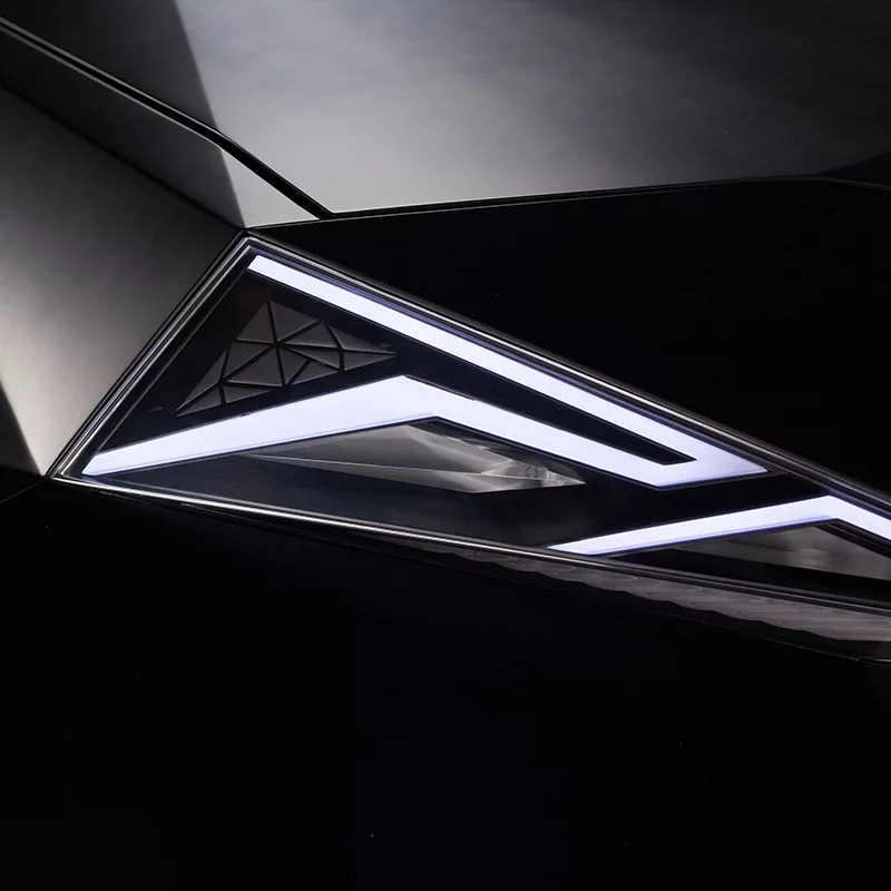 Karlmann King: headlight design