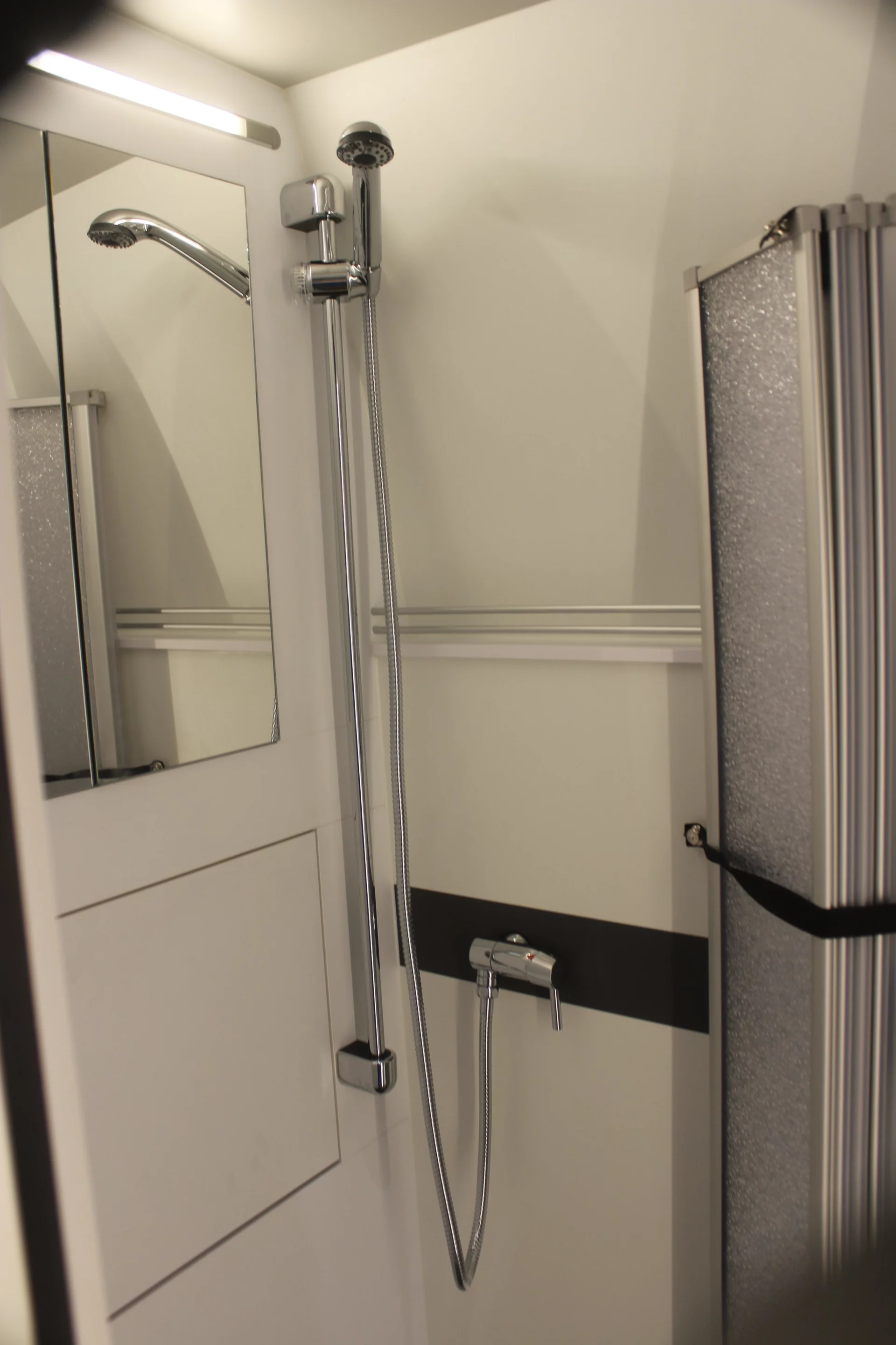 La Strada Nova EB bathroom