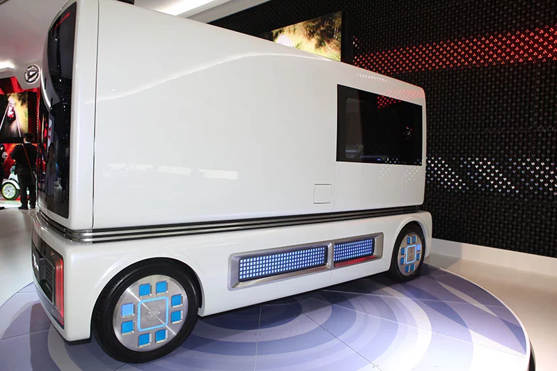 Daihatsu "shoCase" hybrid concept vehicle