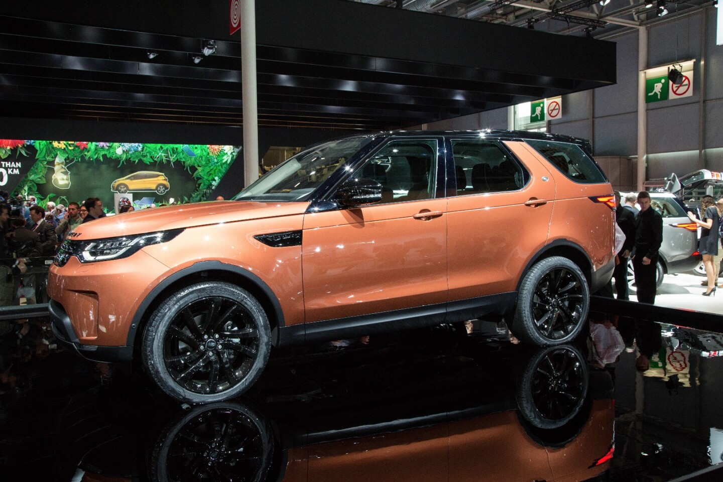 The Discovery sits on air suspension at all four corners