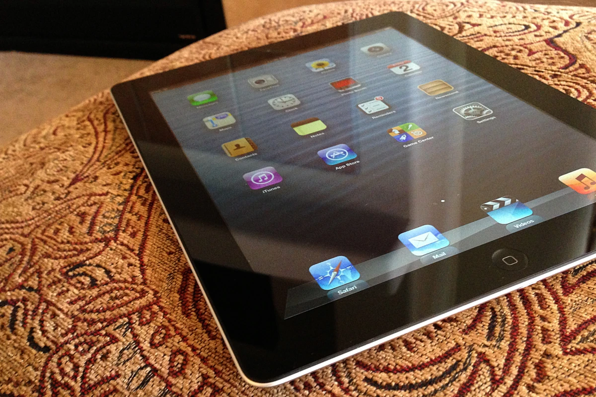 We review the new 4th-generation iPad with Retina Display