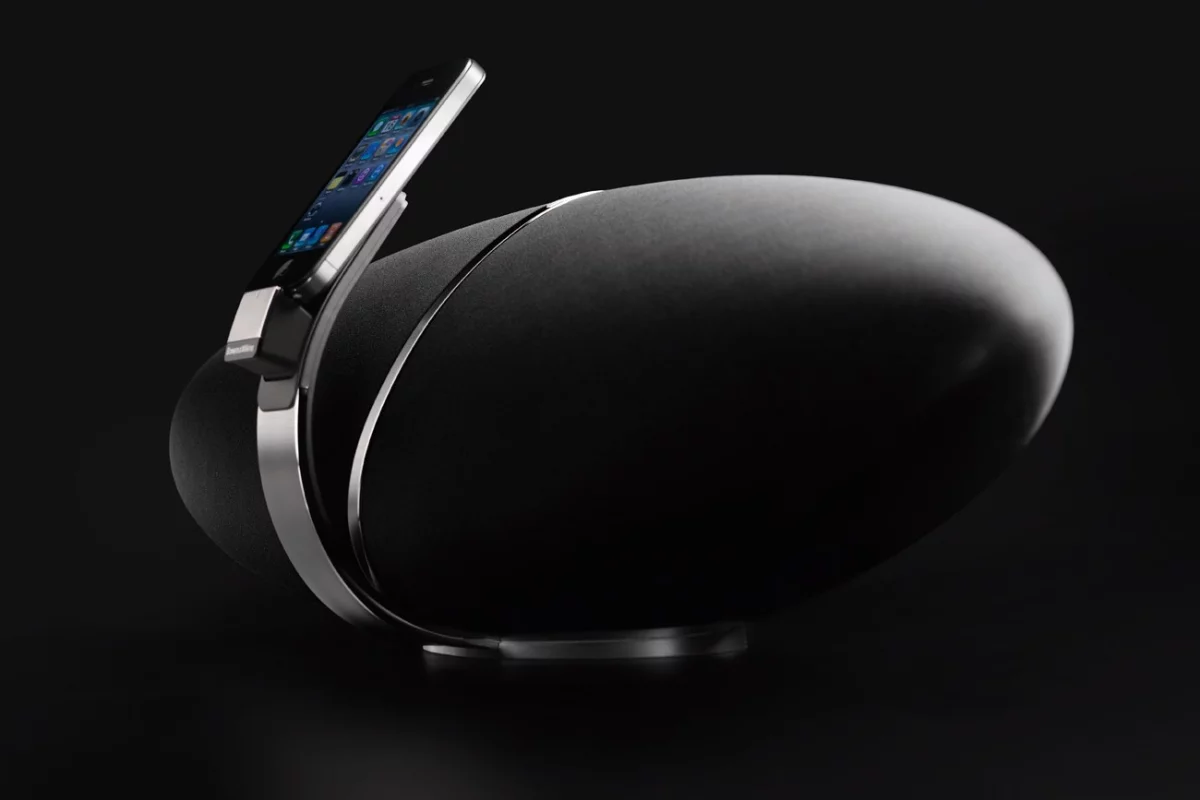 Bowers & Wilkins has announced a new Zeppelin iPod speaker that utilizes Apple's Air technology to wirelessly stream audio around the home