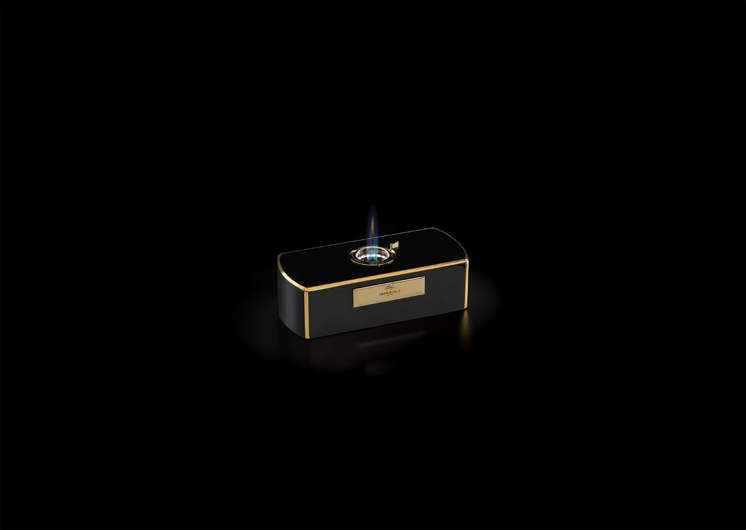 The Emperador's cigar lighter has a liquid gas reservoir