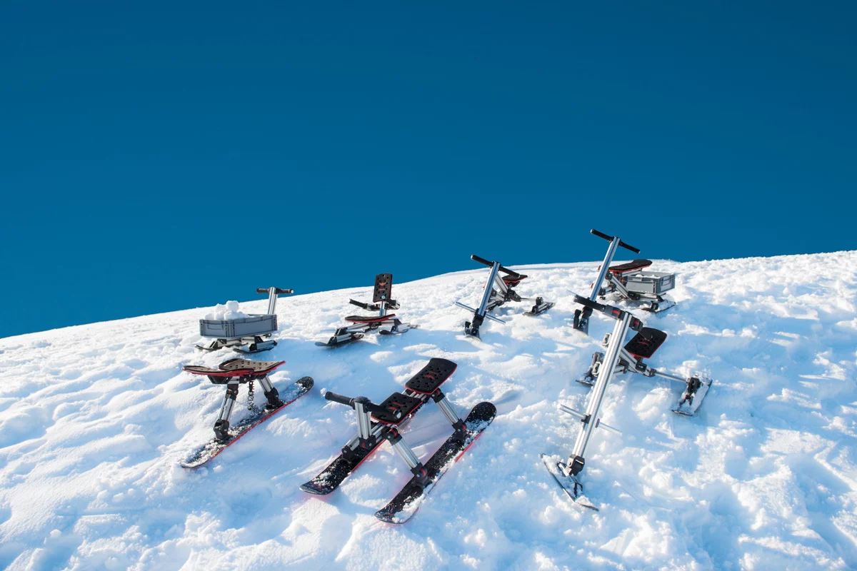 The Big Snow Kit offers seven different configurations and allows for building two Skibocks at once, making it an 8-in-1 kit