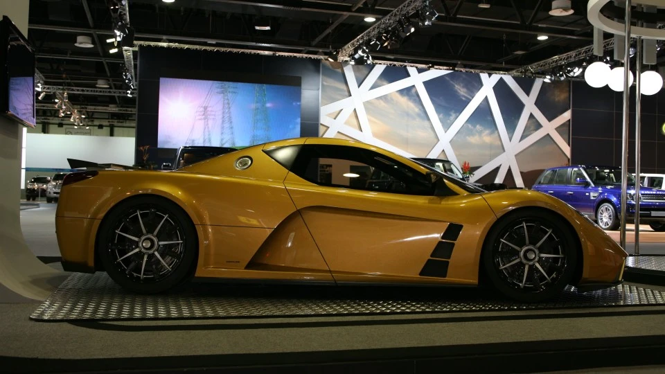 The Motion has a carbon fiber chassis and body
