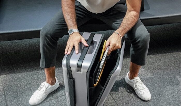 Premium carry-on roller with both horizontal and vertical openings