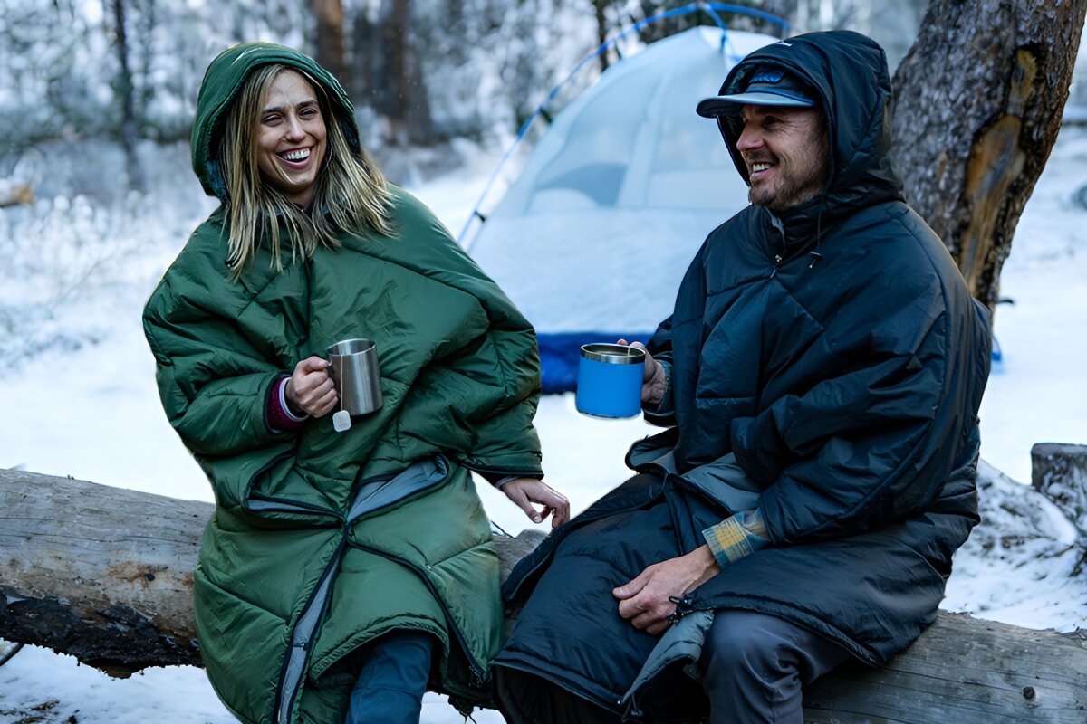 Modular sleeping bag combines 7 functions in 1 cozy package
