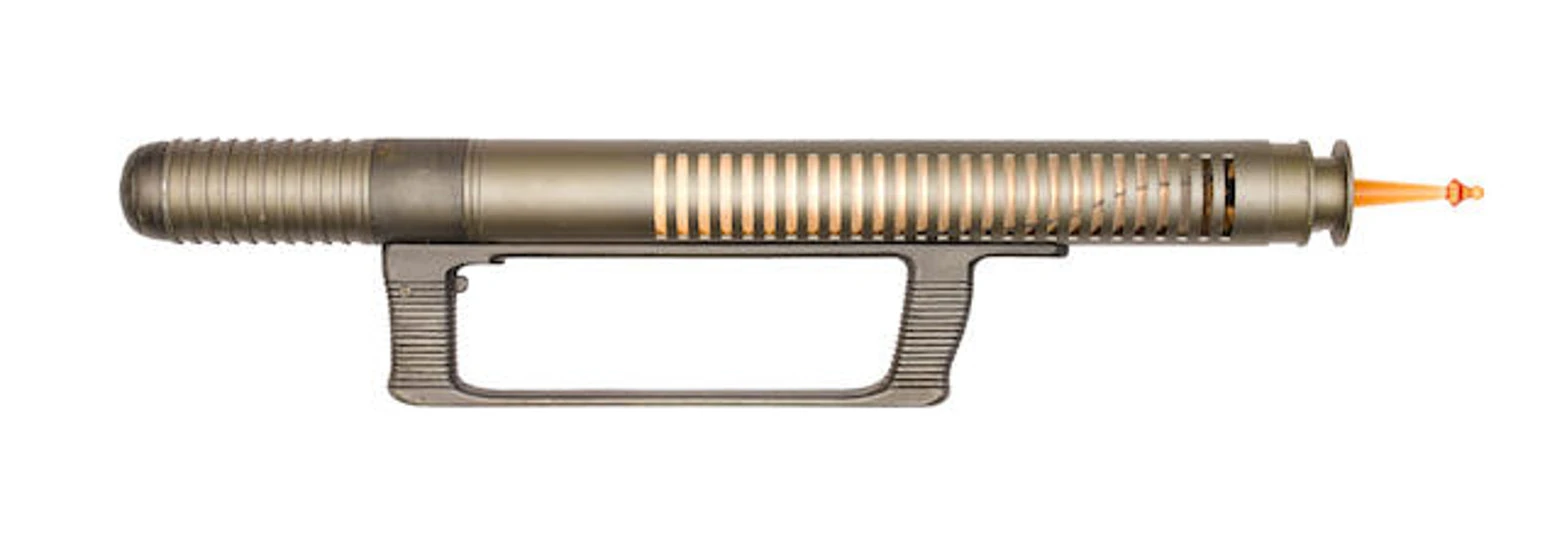 Right view of blaster rifle