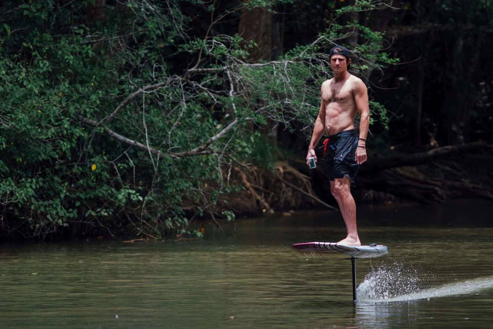 "At that speed (22 knots), you're burning quite a bit of juice and although I've never actually run it at full speed for that long, I'd expect you might only get 20 to 25 minutes from a full charge," said Leason. "I'm 175 pounds and typically I ride anywhere from 45 to 55 minutes at my cruising speed of 16 to 17 knots."