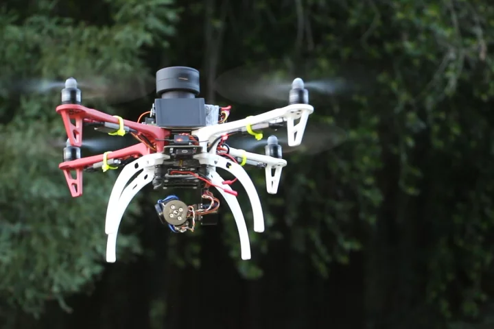 Users can mount Sweep on drones and robots for object detection/tracking, terrain mapping, or navigation sense/avoidance