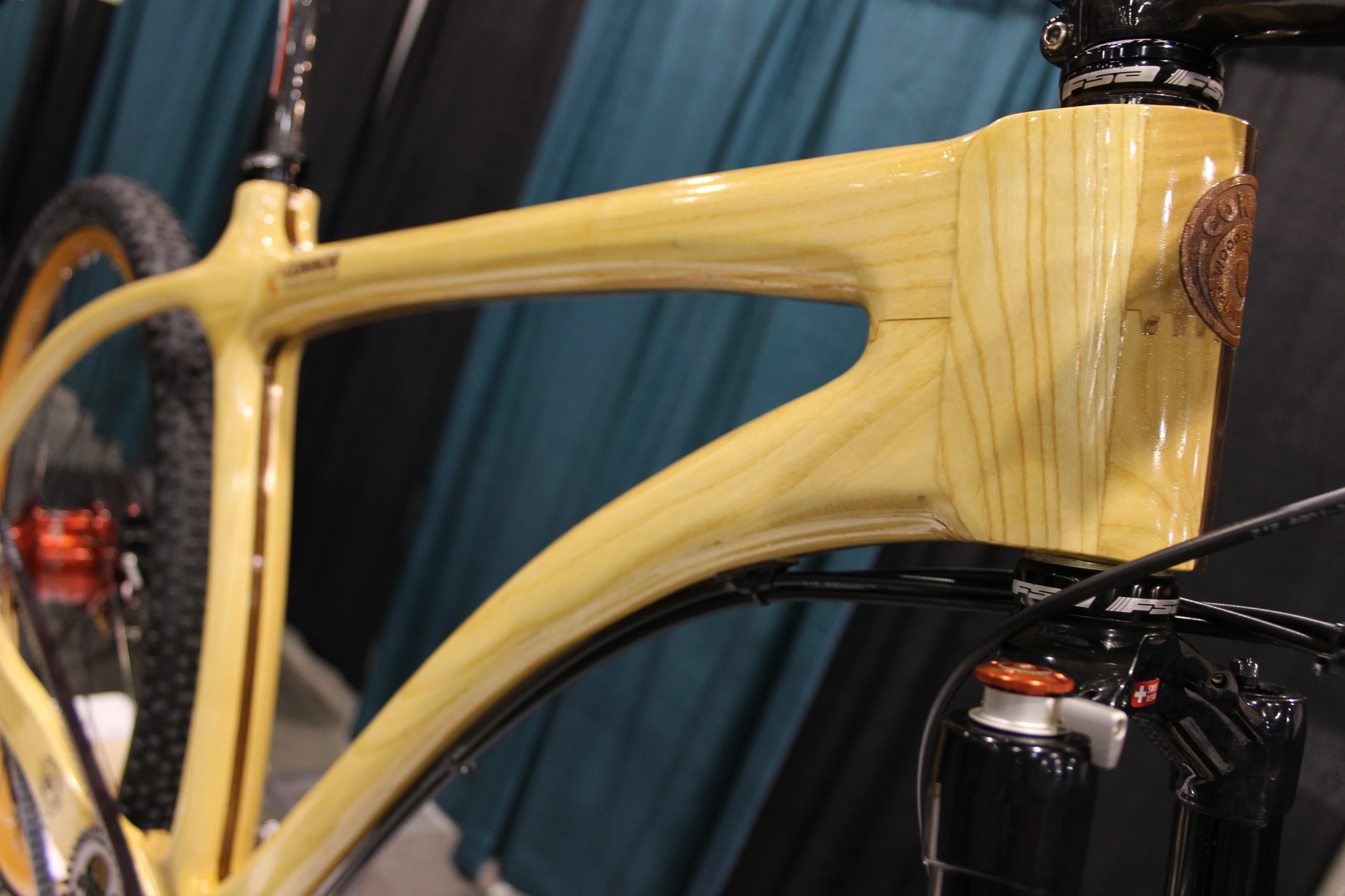 The DURT mountain bike has an American white ash frame with black walnut center strip