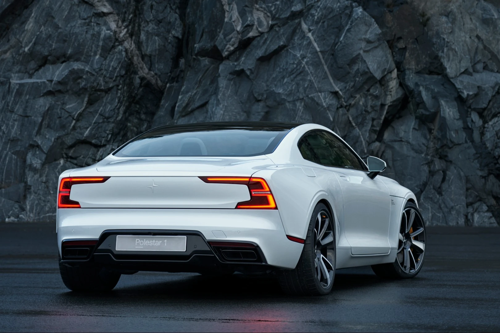 The Polestar 1 hybrid will feature a carbon fiber body