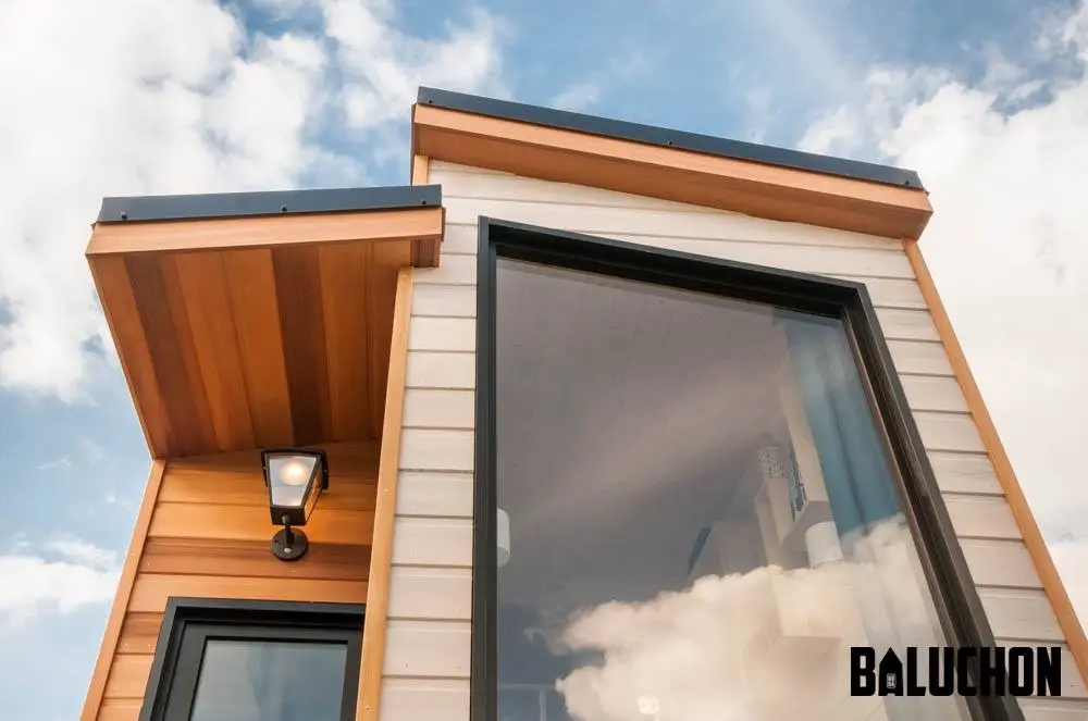 The Utopia features a large 2.7 m (8.85 ft)-tall window