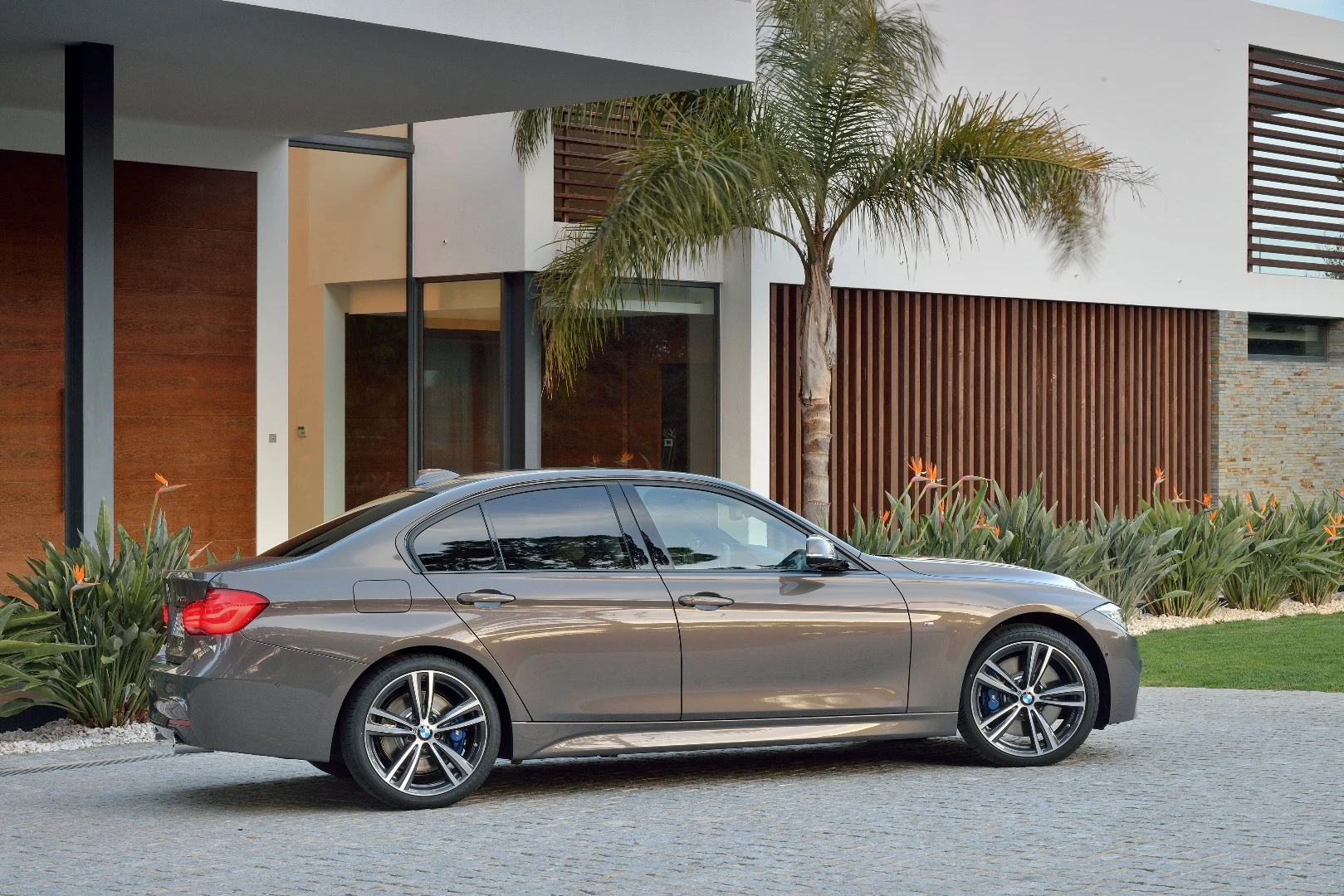 The 340i's performance figures are very similar to those offered up by Mercedes' C450 AMG