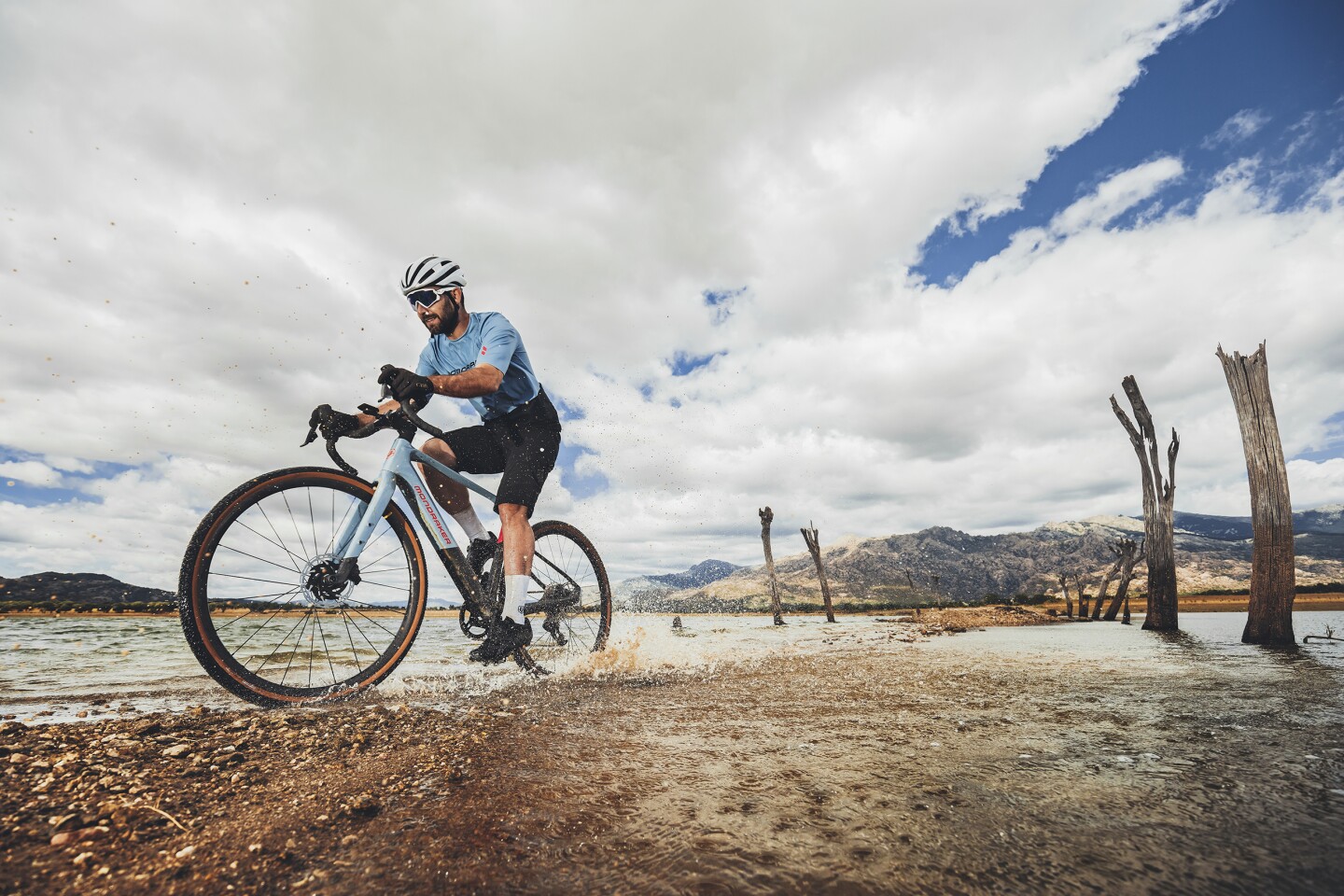 Mondraker gets down with the dropbar for Dusty egravel bike
