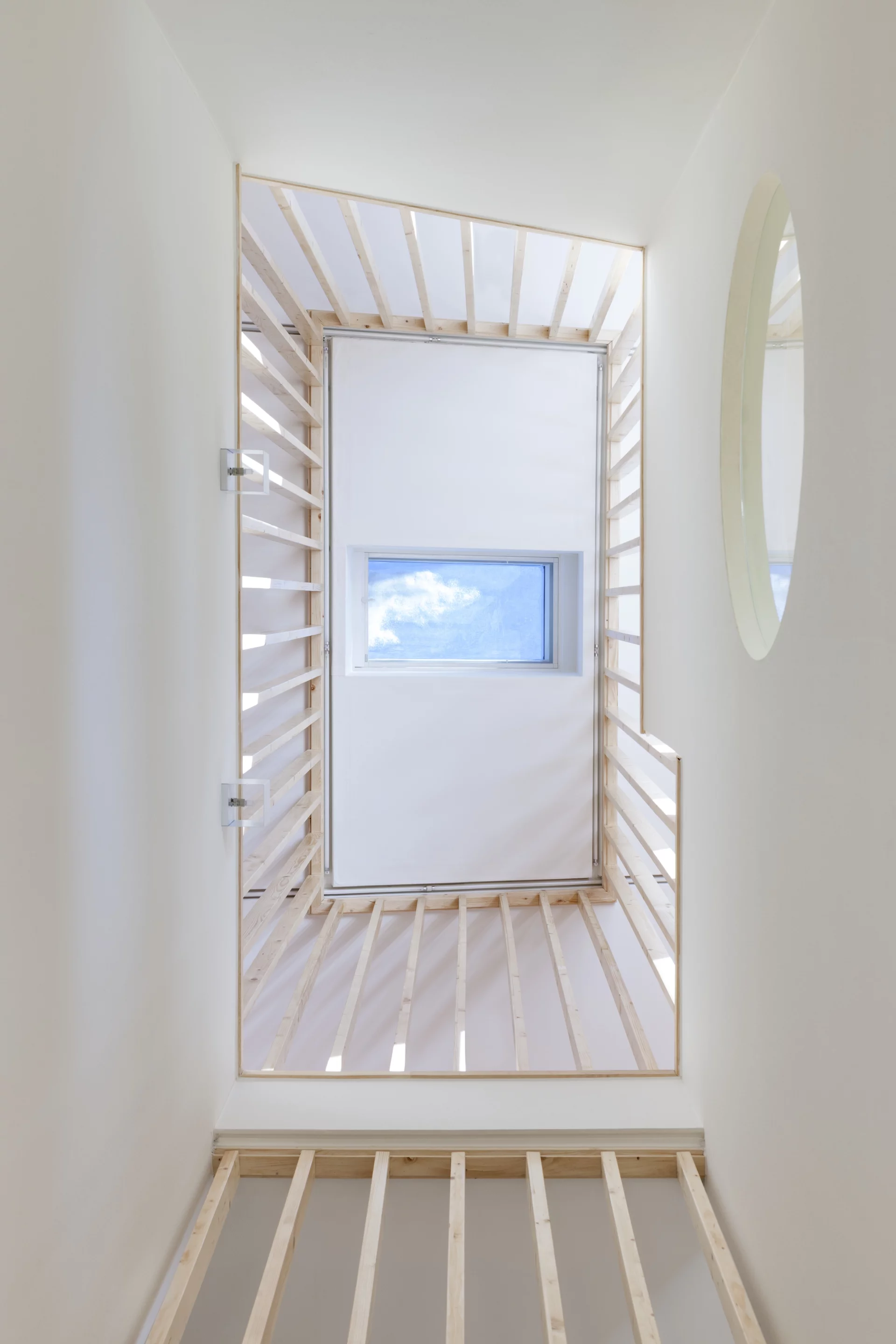 Despite the home’s unusual shape, the interior is comfortable and practical (Photo: Namgoong Sun)