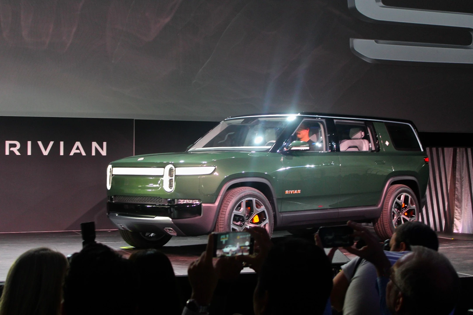 Built on the same platform as the R1T pickup truck, the Rivian R1S sport utility is aimed towards outdoor adventure with zero emissions