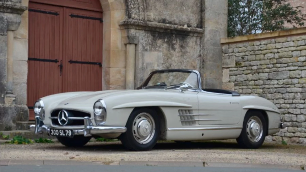 1957 Mercedes Benz 300 SL Roadster with Hard-Top – EUR€929,800 (US$1,052,459)