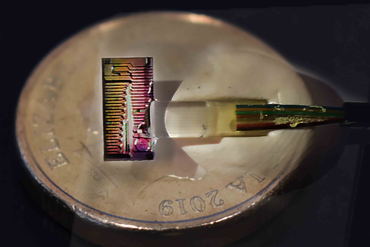 One of the micro-comb photonic chips, which allowed internet speeds of up to 44.2 Tb/s