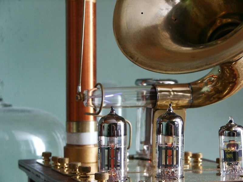 The Steampunk Plasma Speaker uses high-frequency electrical discharges to play back music (Photo: Conscious Flesh)