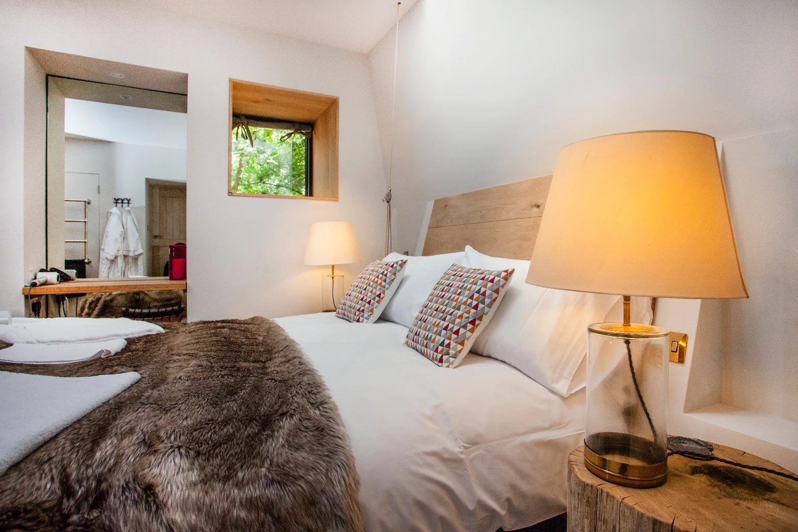 The bedroom in the Woodsman's Treehouse