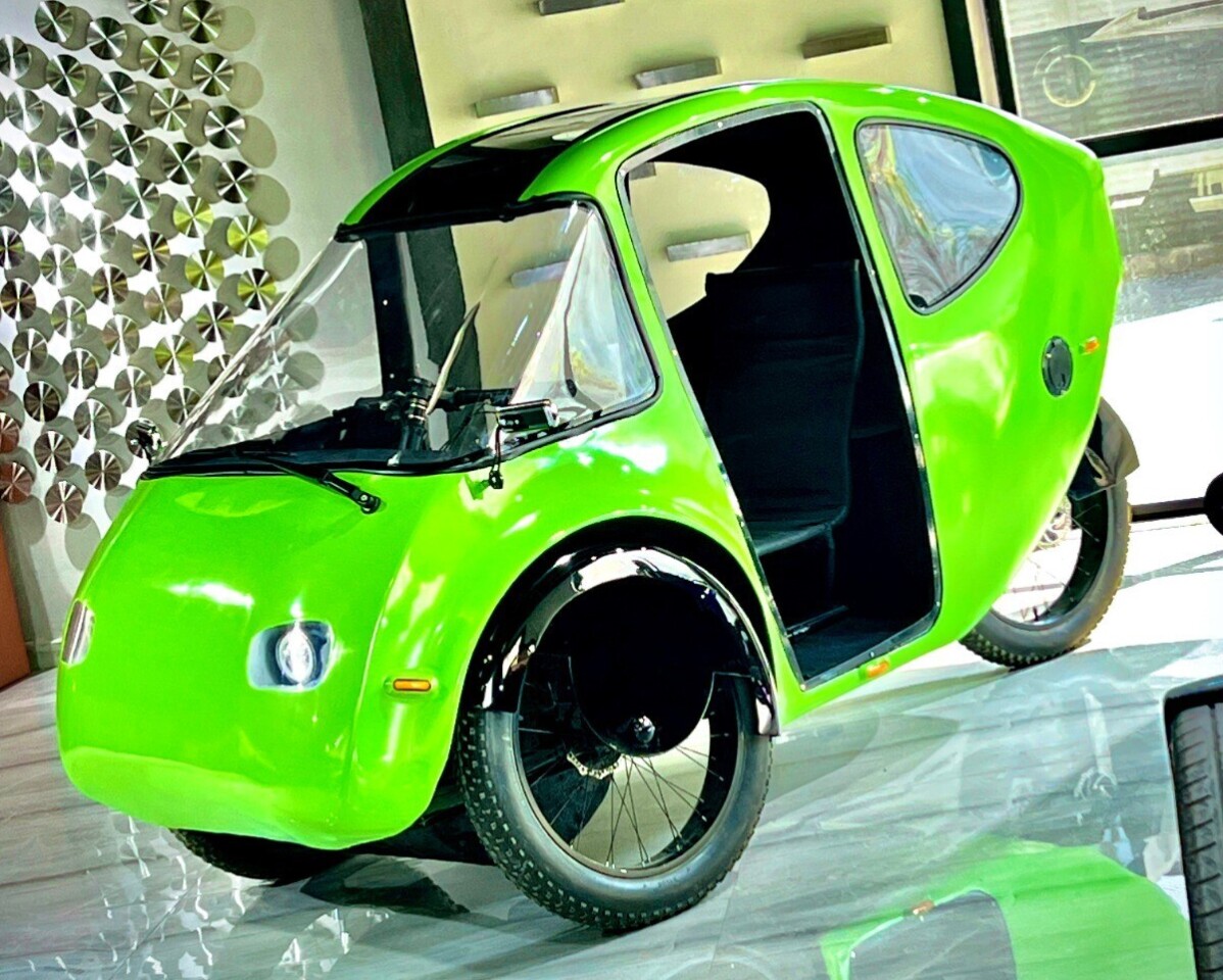 The PEBL 2.0 weighs in at a claimed 200 lb (91 kg)