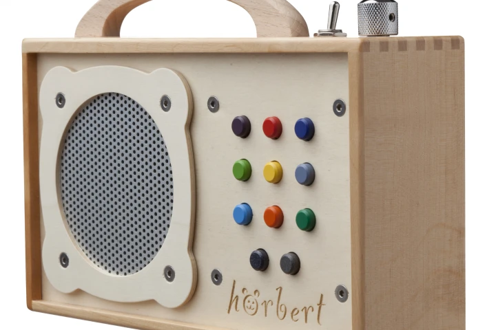 hörbert is is a fully functional MP3 player which can be used to store your little one's music, and is designed for them to operate