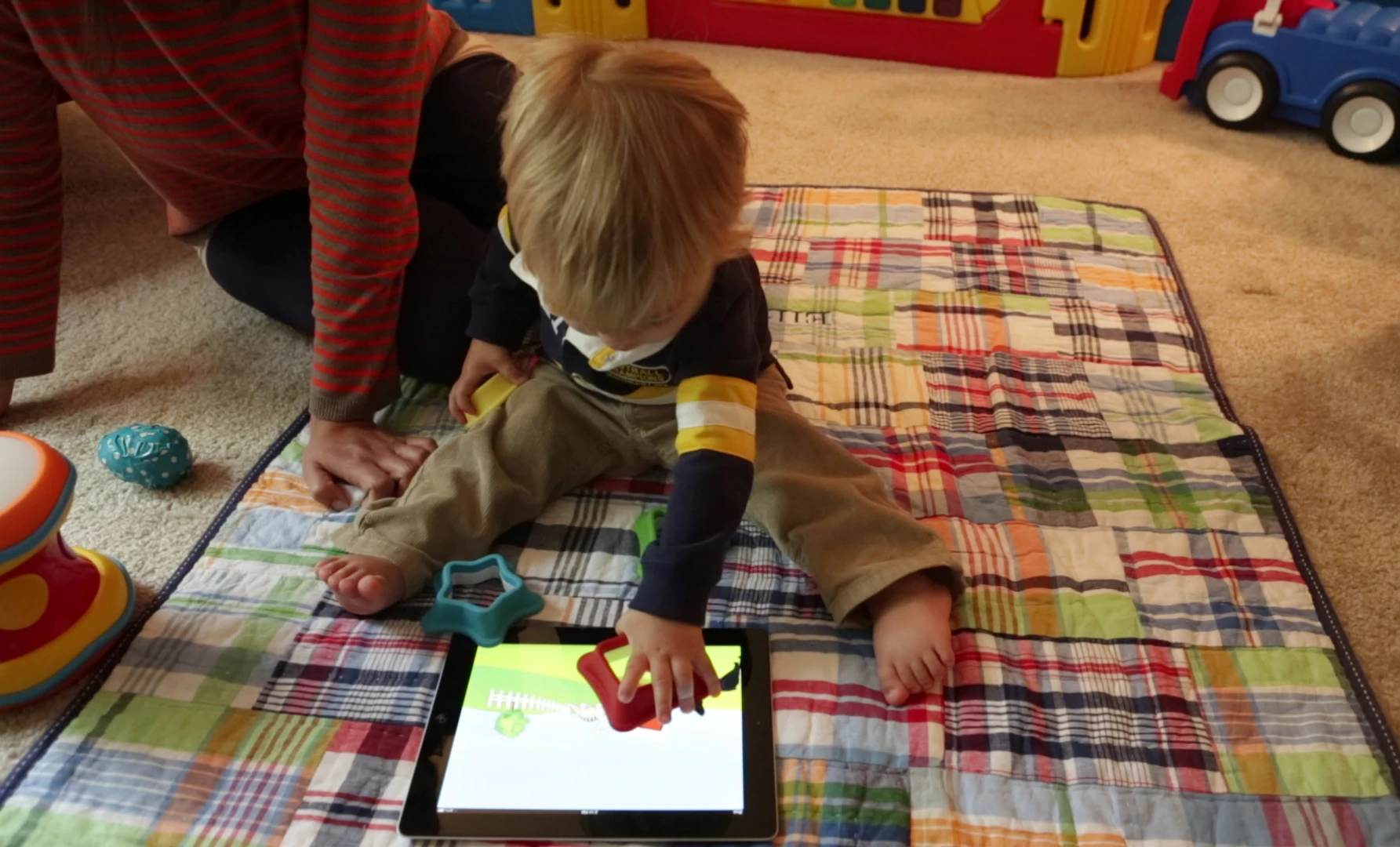 When placed on the iPad screen the apps recognize these touch points and the corresponding shape appears on screen