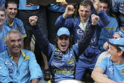 briatore has built Renault up from midfielder to frontrunner in a remarkably short time, further enhancing his reputation as a Formula 1 powerbroker - Alonso is the youngest World Champion ever and Renault will be determined to continue the success in 200