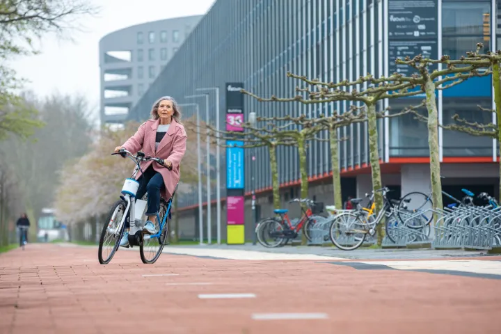 Test riders have reported that the system does help them to maintain stability while cycling