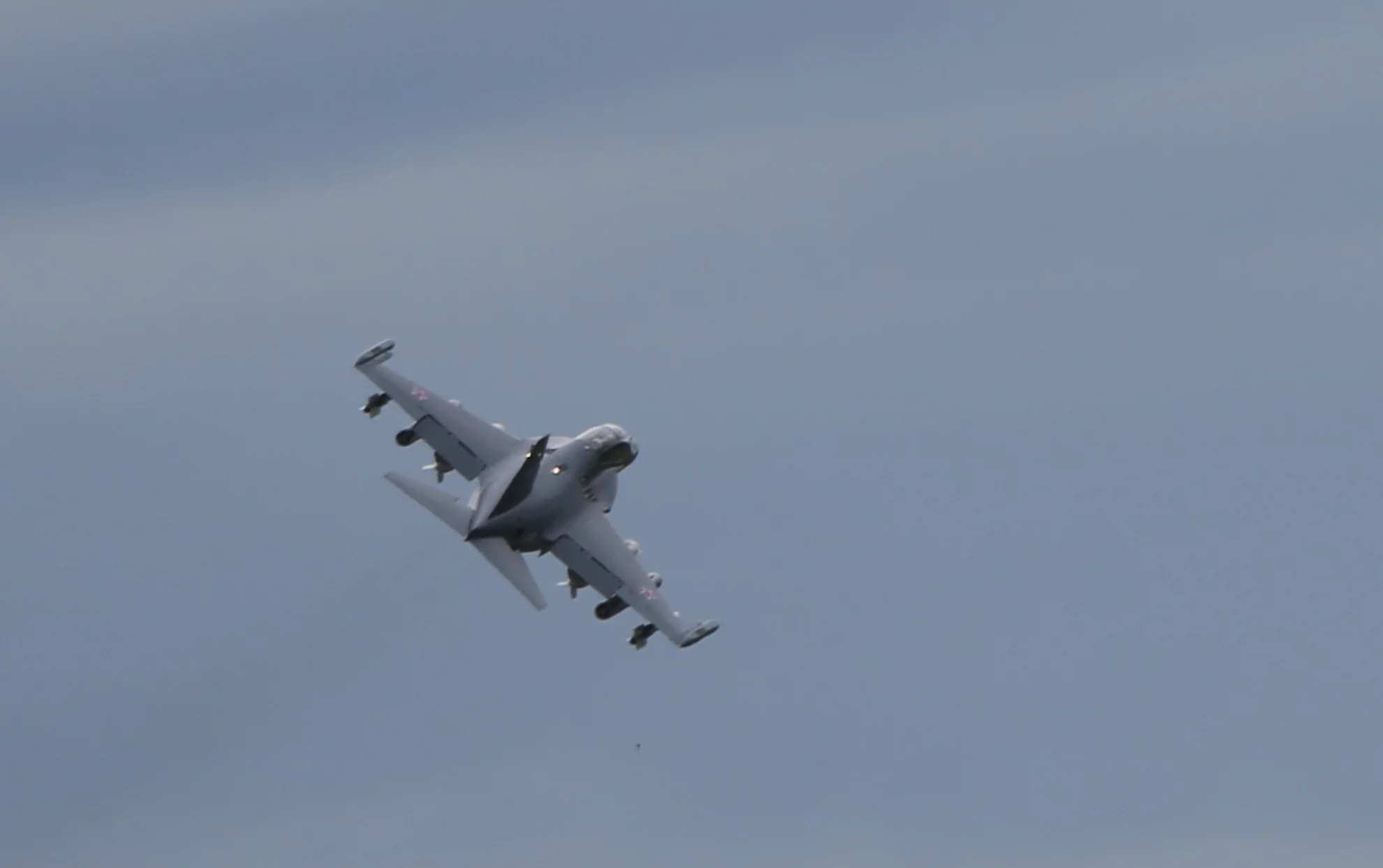 A Yakovlev Yak-130 advanced training jet takes to the sky (Photo: Gizmag)
