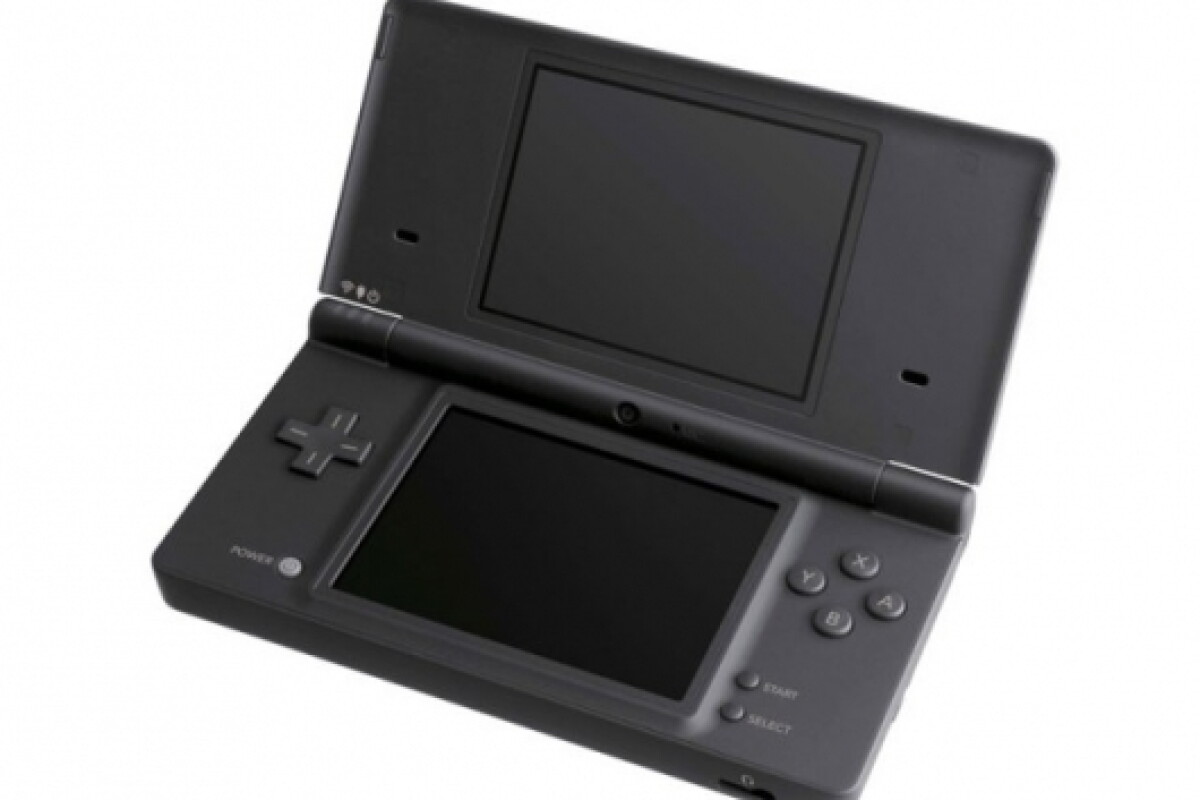 Nintendo DSi launches April 5 in the United States