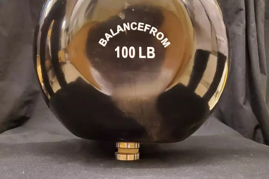 A coin-sized sample of the new hydrogel can withstand the weight of a 100-lb (45-kg) kettlebell, without tearing or losing its shape