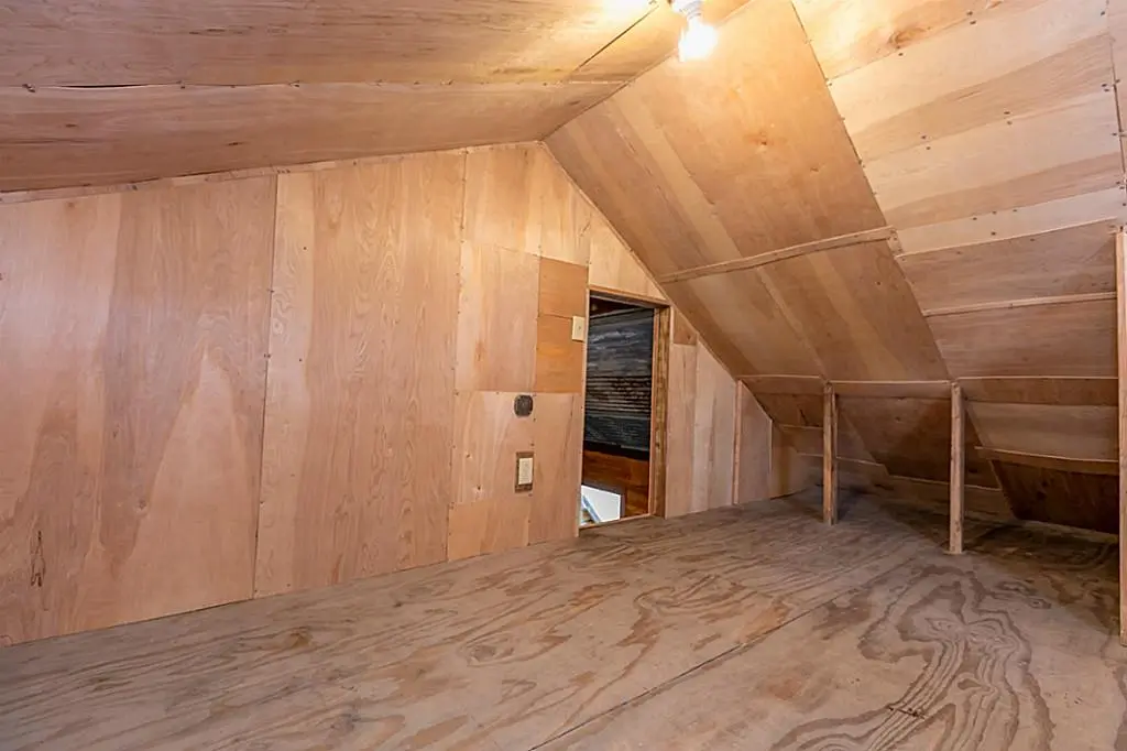 A shot of the Cowboy Boot House's second bedroom