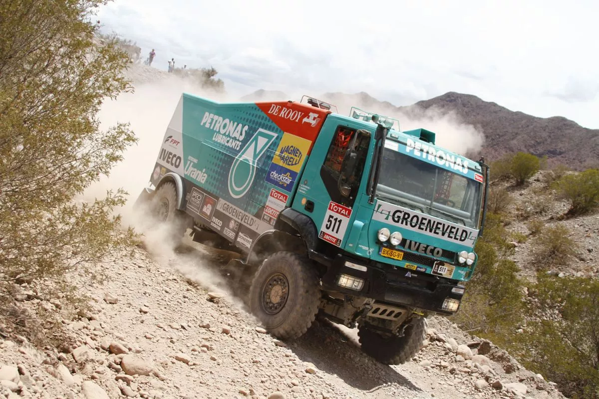The second-placed Iveco from the Dutch Petronas Iveco De Rooy Team