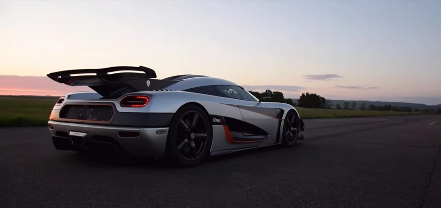 Koenigsegg says its One:1 supercar managed to accelerate from 0-300 km/h (0-186 mph) in 11.922 seconds and decelerated to a standstill in a further 6.032 seconds