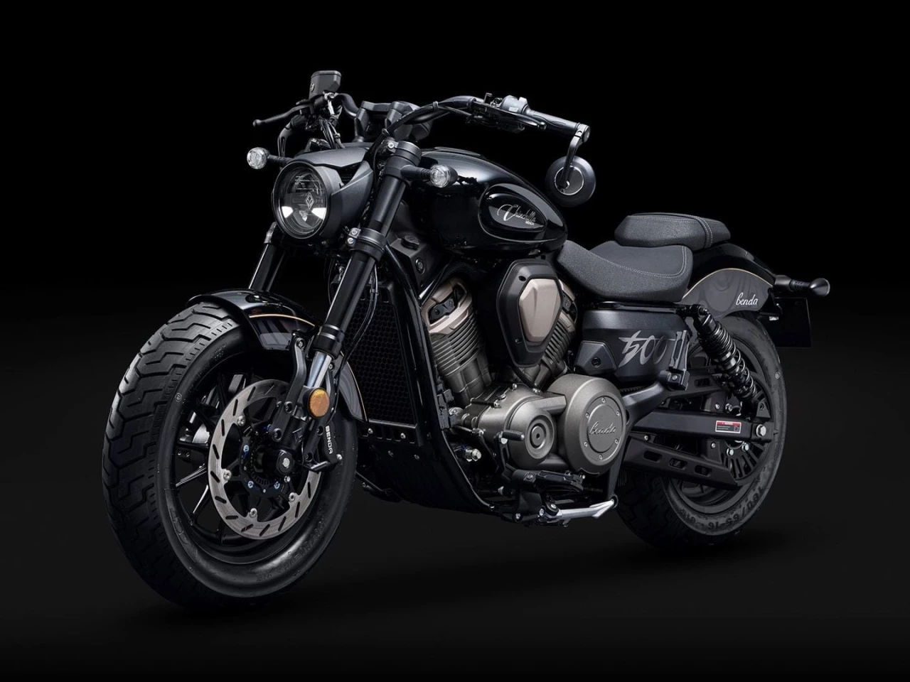 The Chinchilla 500 features two seats, a dual-shock frame, and an obvious inverted fork