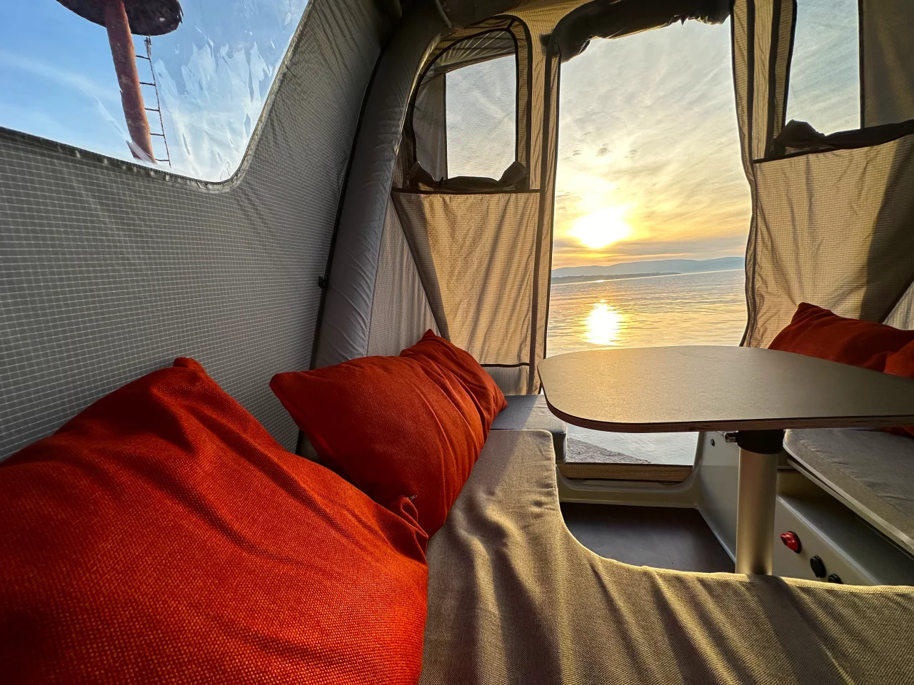 Al fresco dining with a sunset show