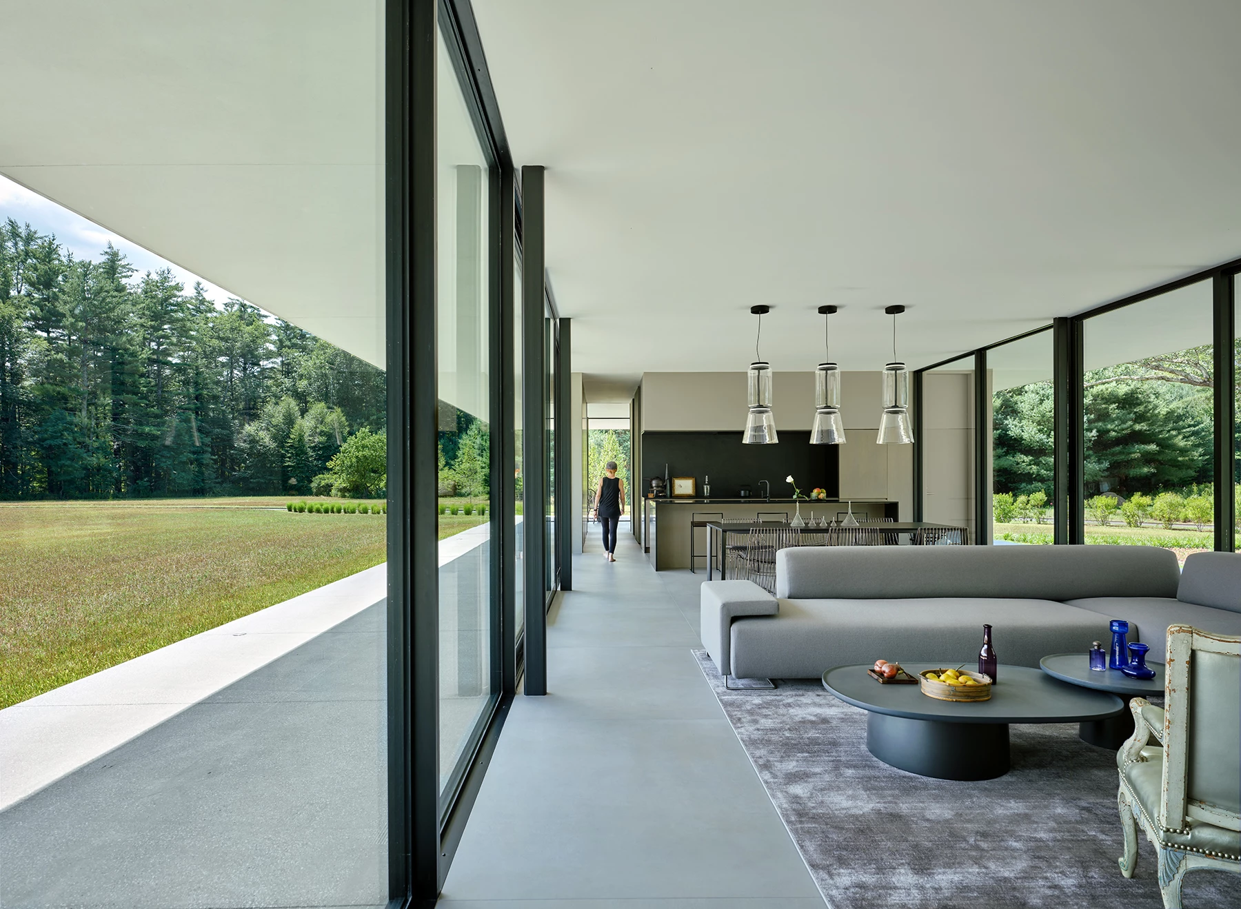 Casa Annunziata's interior is very open and measures 2,000 sq ft (185 sq m), all of which is on one floor