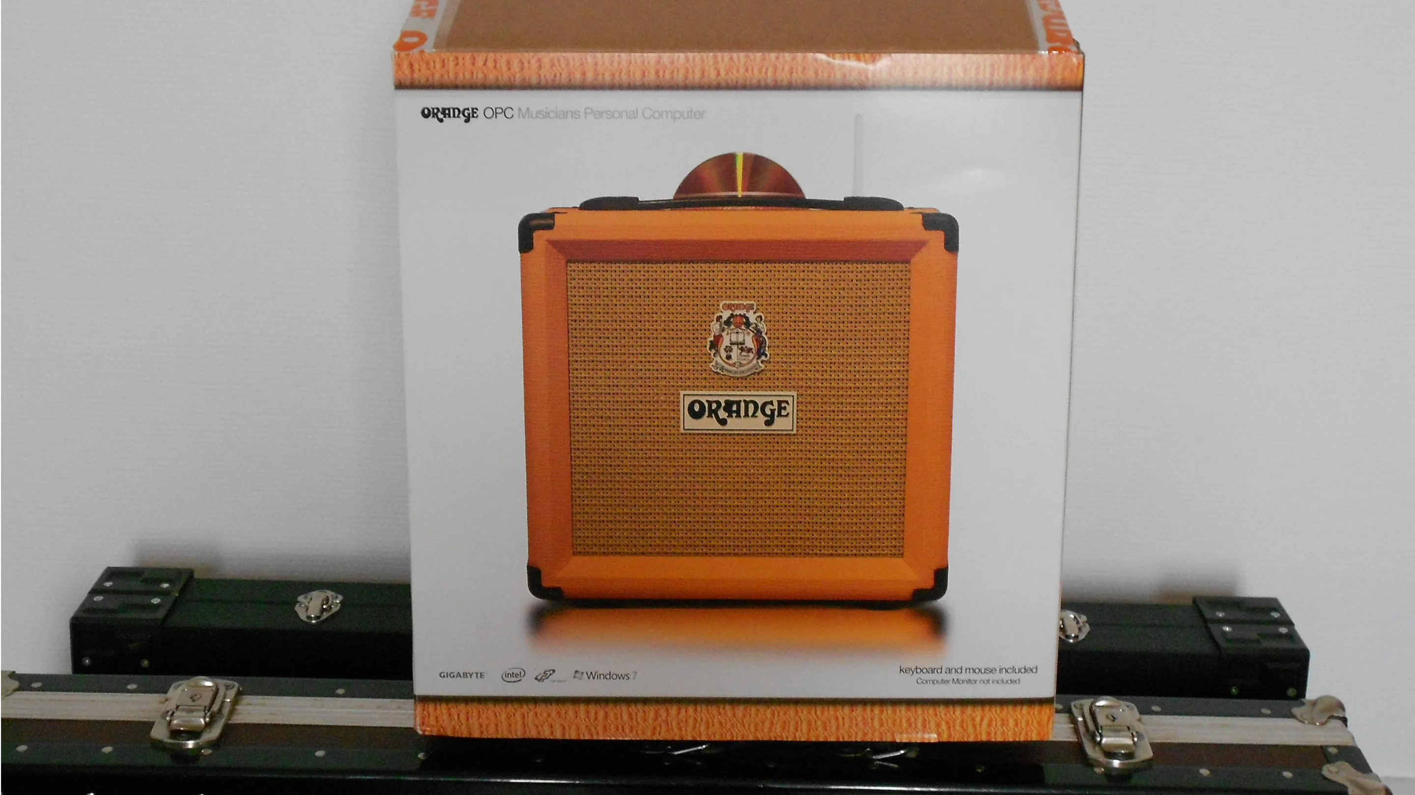 Front of the the box containing the OPC review unit